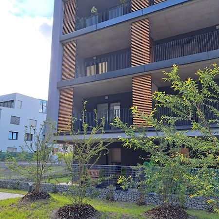 Apartman S Terasou, V Novostavbe Прага Екстериор снимка
